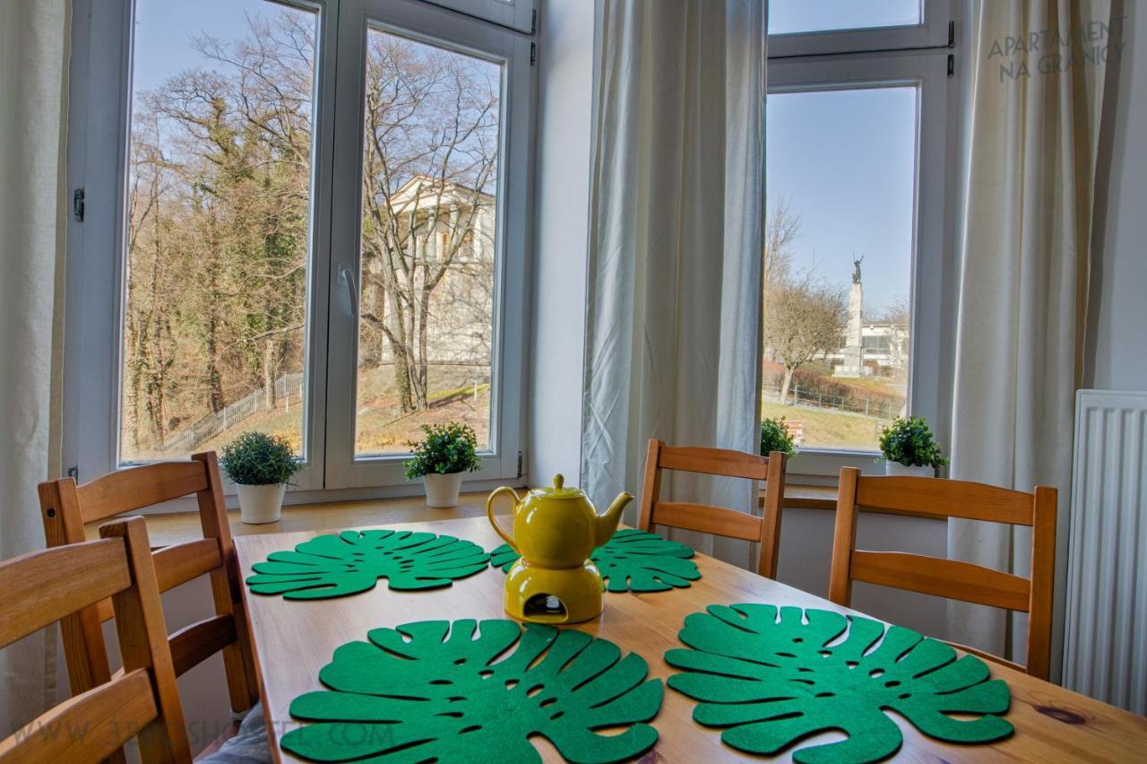 Na Granicy / On The Border Apartment