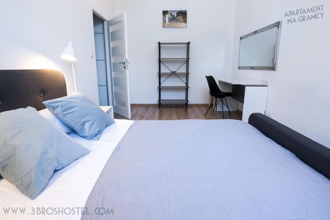 Apartment Na Granicy / On The Border *