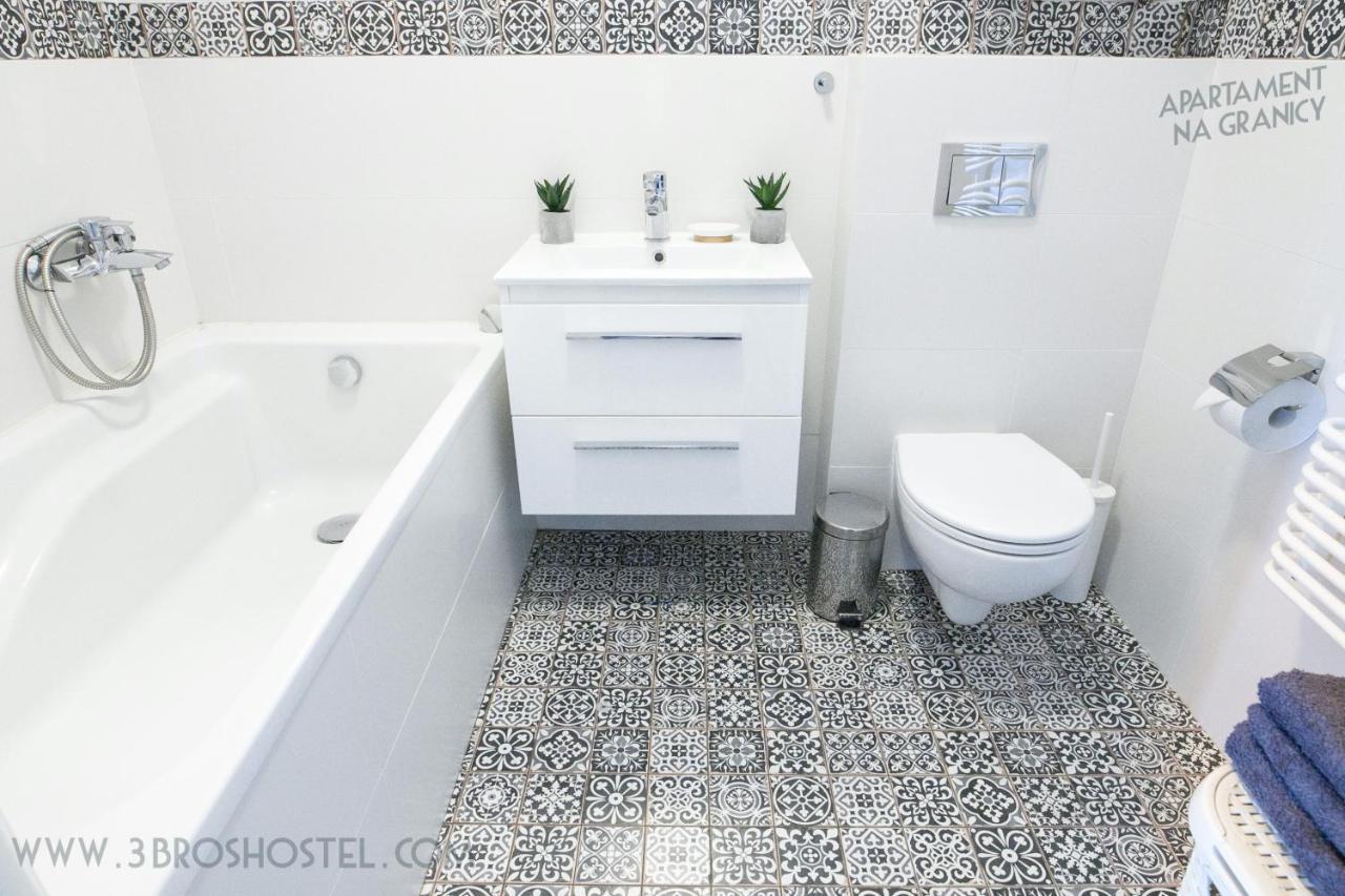 Na Granicy / On The Border Apartment